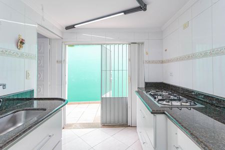 Casa à venda com 240m², 2 quartos e 2 vagasCozinha