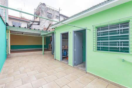 Casa à venda com 240m², 2 quartos e 2 vagasQuintal