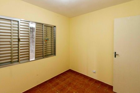 Quarto de casa para alugar com 2 quartos, 150m² em Jardim Santa Teresinha, São Paulo