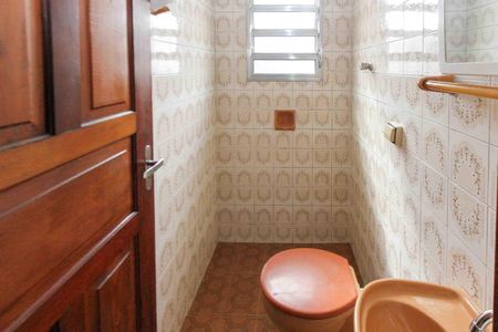 Casa para alugar com 150m², 2 quartos e 1 vaga Casa para alugar com 150m², 2 quartos e 1 vagaBanheiro de Serviço