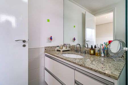 Apartamento à venda com 234m², 4 quartos e 3 vagasSuite 02 - Banheiro
