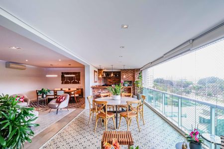 Apartamento à venda com 234m², 4 quartos e 3 vagasVaranda