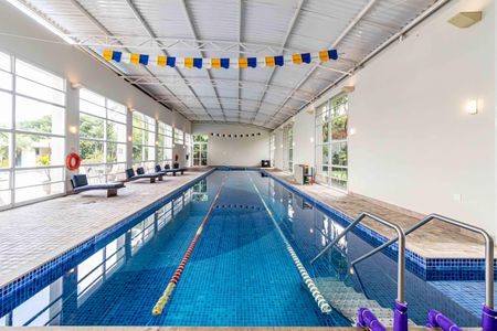 Apartamento à venda com 234m², 4 quartos e 3 vagasÁrea comum - Piscina coberta