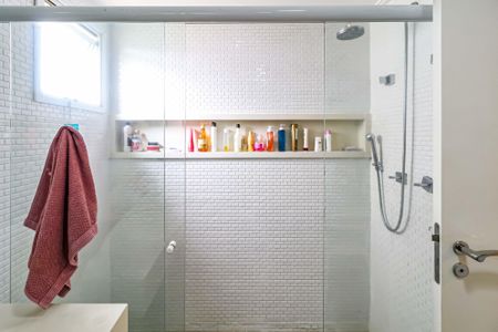 Apartamento à venda com 234m², 4 quartos e 3 vagasSuite 01 - Banheiro