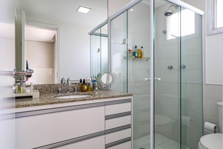 Apartamento à venda com 234m², 4 quartos e 3 vagasSuite 02 - Banheiro
