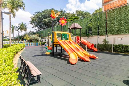 Apartamento à venda com 234m², 4 quartos e 3 vagasÁrea comum - Playground
