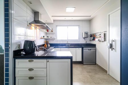 Apartamento à venda com 234m², 4 quartos e 3 vagasCozinha