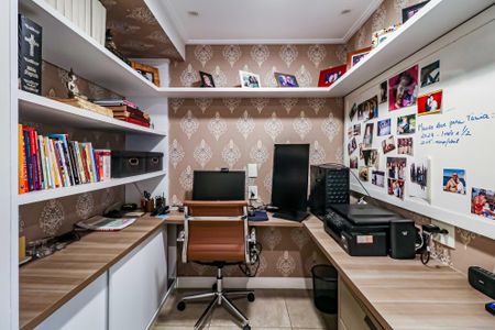 Apartamento à venda com 234m², 4 quartos e 3 vagasEscritório