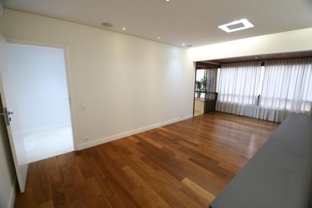 Apartamento à venda com 450m², 4 quartos e 4 vagasSala 5