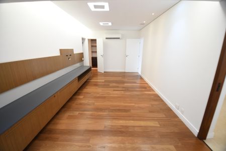 Apartamento à venda com 450m², 4 quartos e 4 vagasSala 5