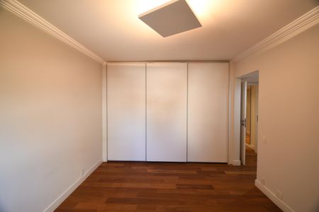 Apartamento à venda com 450m², 4 quartos e 4 vagasQuarto Suíte 1