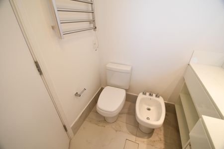 Apartamento à venda com 450m², 4 quartos e 4 vagasBanheiro Suíte 1