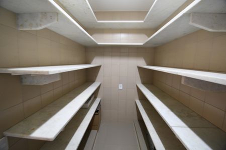 Apartamento à venda com 450m², 4 quartos e 4 vagasDespensa