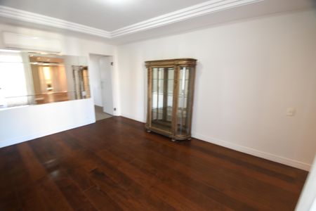 Apartamento à venda com 450m², 4 quartos e 4 vagasSala 2