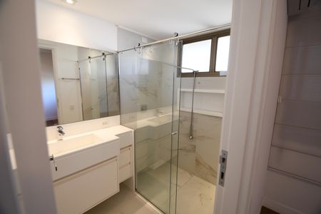 Apartamento à venda com 450m², 4 quartos e 4 vagasBanheiro Suíte 1