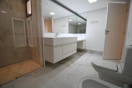 Apartamento à venda com 450m², 4 quartos e 4 vagasBanheiro Suíte 1