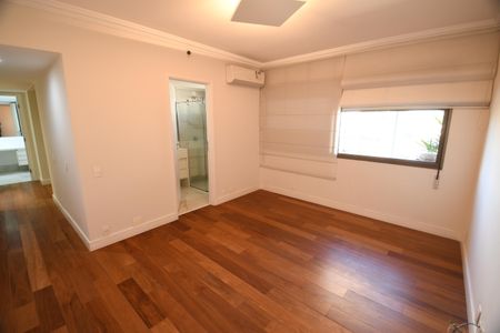 Apartamento à venda com 450m², 4 quartos e 4 vagasQuarto Suíte 1