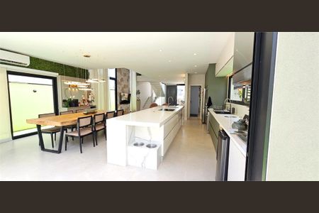 Casa à venda com 4 quartos, 268m² em Jardim Ermida I, Jundiaí