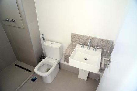 Apartamento à venda com 74m², 2 quartos e 1 vagaBanheiro Suíte