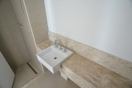 Apartamento à venda com 74m², 2 quartos e 1 vagaBanheiro Suíte 2