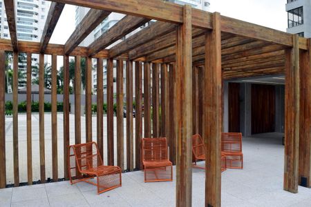 Apartamento à venda com 74m², 2 quartos e 1 vagaÁreas Comuns Externas