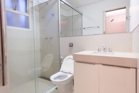 Casa de condomínio à venda com 435m², 5 quartos e 8 vagasBanheiro da Suíte 3