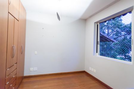 Casa de condomínio à venda com 435m², 5 quartos e 8 vagasSuíte 3