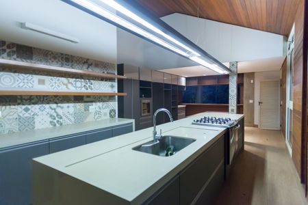 Casa de condomínio à venda com 435m², 5 quartos e 8 vagasCozinha