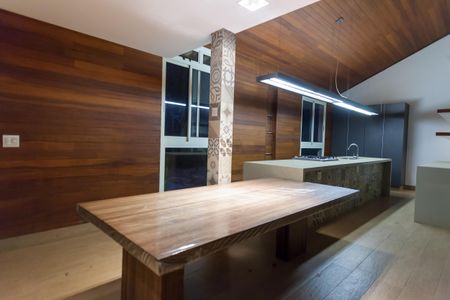 Casa de condomínio à venda com 435m², 5 quartos e 8 vagasCozinha