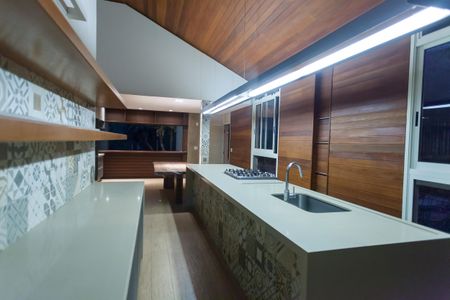 Casa de condomínio à venda com 435m², 5 quartos e 8 vagasCozinha