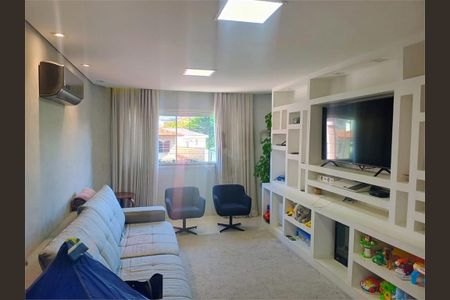 Casa à venda com 177m², 3 quartos e 4 vagas