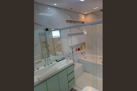 Casa à venda com 177m², 3 quartos e 4 vagas