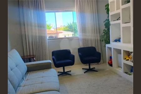 Casa à venda com 177m², 3 quartos e 4 vagas