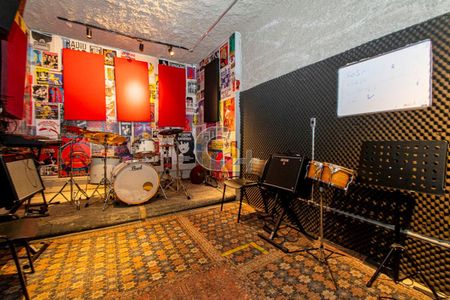 Casa à venda com 3 quartos, 230m² em Vila Nova Conceição, São Paulo