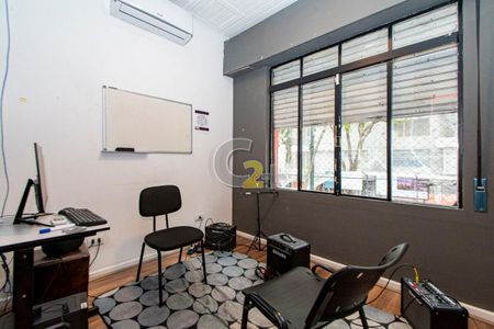 Casa à venda com 3 quartos, 230m² em Vila Nova Conceição, São Paulo