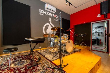 Casa à venda com 3 quartos, 230m² em Vila Nova Conceição, São Paulo