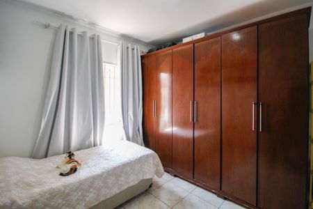 Casa à venda com 130m², 3 quartos e 2 vagas Casa à venda com 130m², 3 quartos e 2 vagasQuarto 2