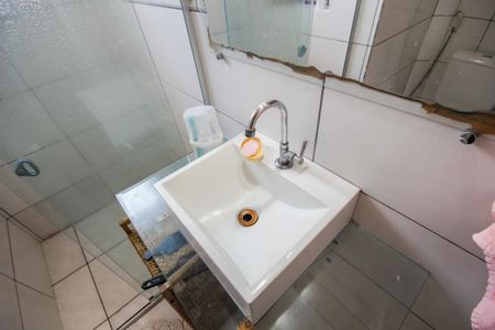 Casa à venda com 130m², 3 quartos e 2 vagas Casa à venda com 130m², 3 quartos e 2 vagasBanheiro Social