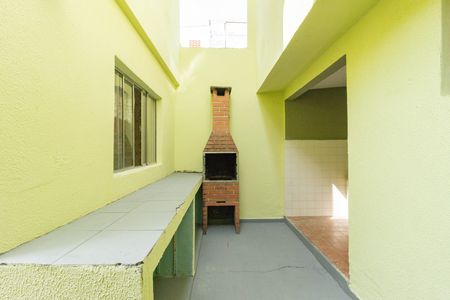 Quintal dos Fundos de casa à venda com 3 quartos, 130m² em Vila Carolina, São Paulo