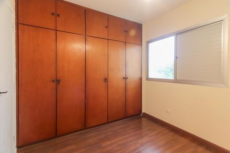 Apartamento à venda com 120m², 3 quartos e 2 vagasQuarto 2