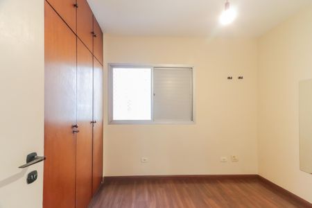 Apartamento à venda com 120m², 3 quartos e 2 vagasQuarto 2