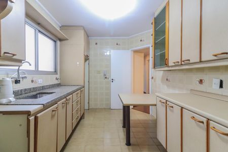 Apartamento à venda com 120m², 3 quartos e 2 vagasCozinha
