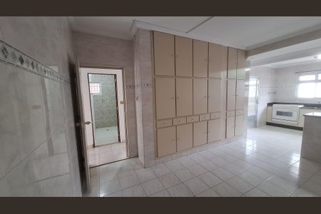 Casa para alugar com 300m², 5 quartos e 2 vagasCozinha