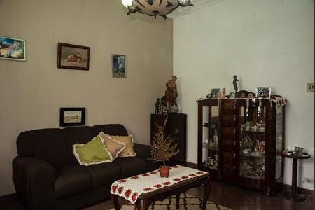 Casa à venda com 120m², 2 quartos e 5 vagasSala