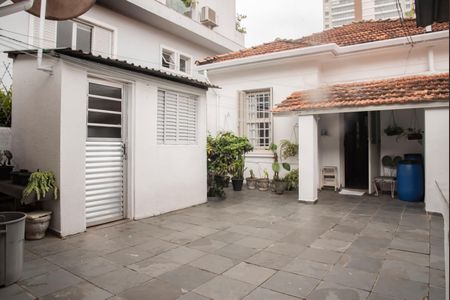 Casa à venda com 120m², 2 quartos e 5 vagasQuintal
