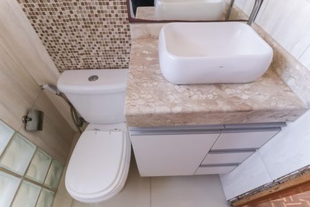 Apartamento à venda com 101m², 2 quartos e 1 vaga Apartamento à venda com 101m², 2 quartos e 1 vagaBanheiro