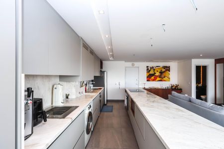 Apartamento à venda com 94m², 2 quartos e 2 vagasCozinha