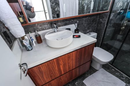 Apartamento à venda com 94m², 2 quartos e 2 vagasBanheiro da Suíte 2