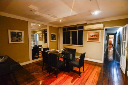 Apartamento à venda com 226m², 5 quartos e 2 vagasSala