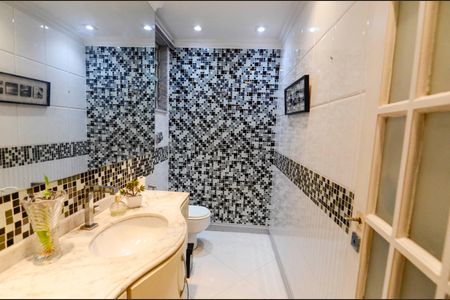 Apartamento à venda com 226m², 5 quartos e 2 vagasLavabo